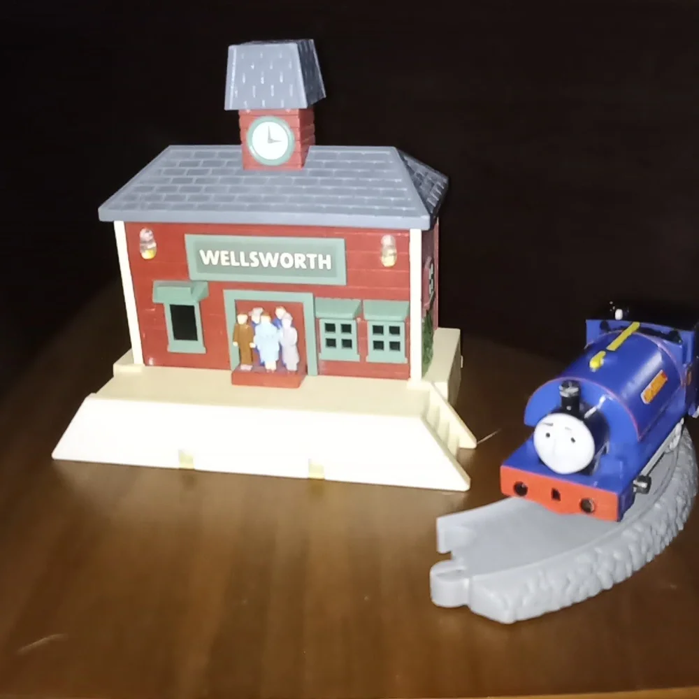 Tomy Thomas & Friends Take Along Wellsworth Station Lights Sound Engine & Track